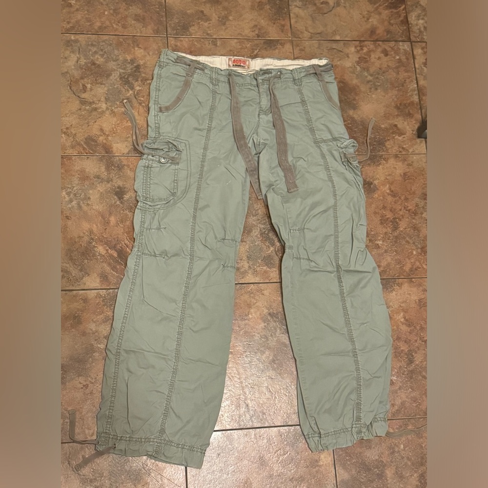 Vintage no boundaries capri pants inseam of 26’ and waist of 16’